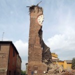 torre-partida-apos-terremoto-em-finale-emilia-na-italia