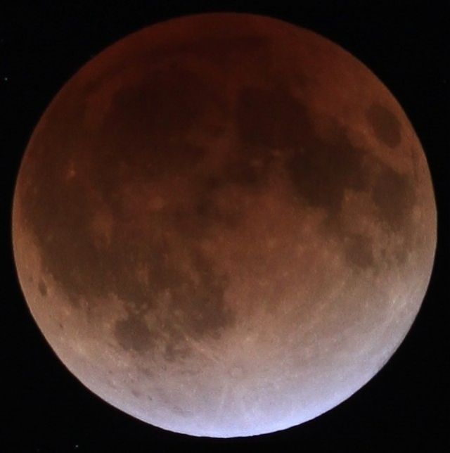 Lunar_eclipse_by_Shiny_Things