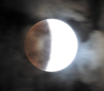 Partial-Lunar-eclipse_Feb-2008