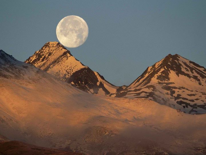 Lua Nas Montanhas