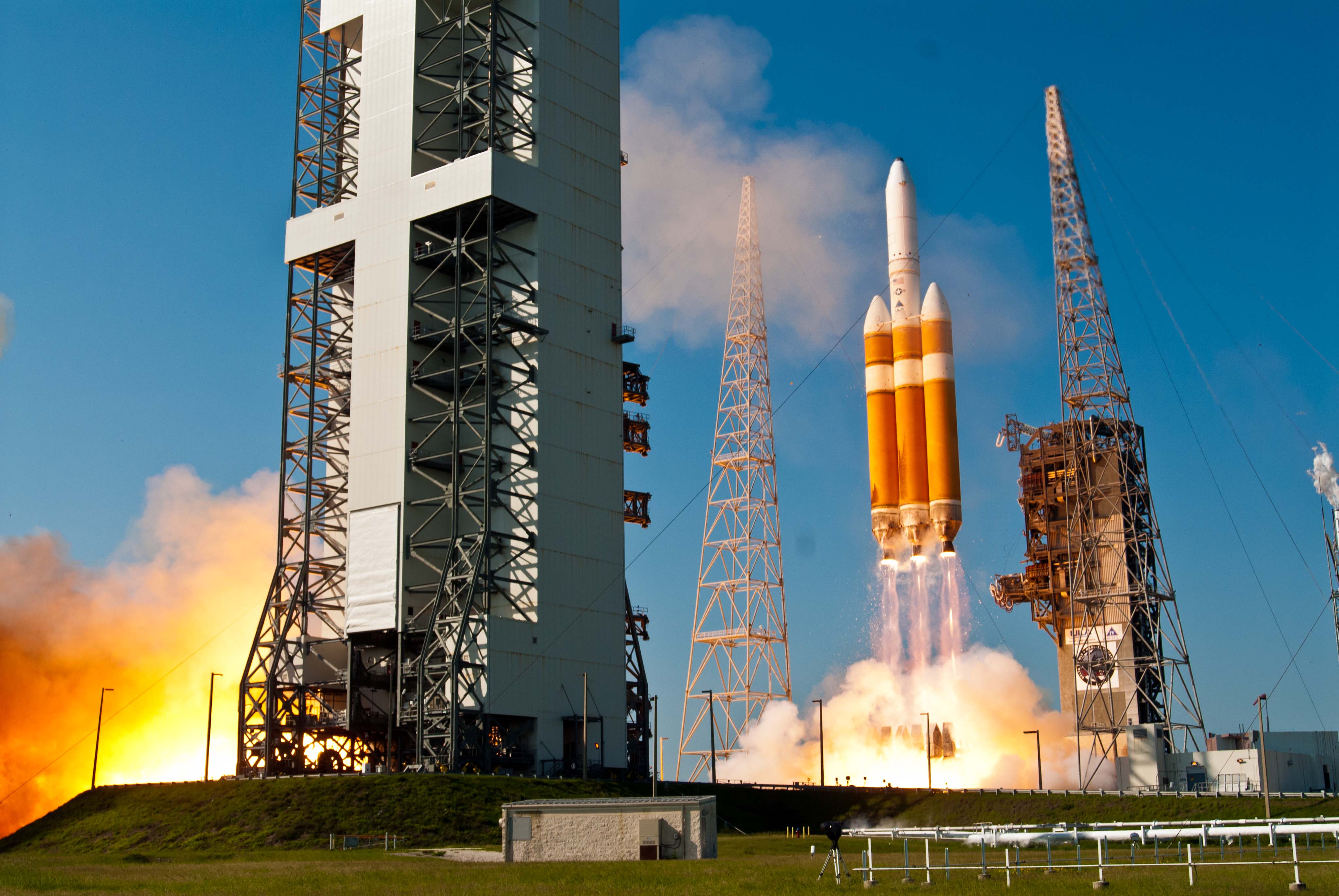 Космическая отрасль. Delta 4. Delta 5 Rocket. Стартовая площадка Дельта 4. Ракетно-Космическая промышленность.